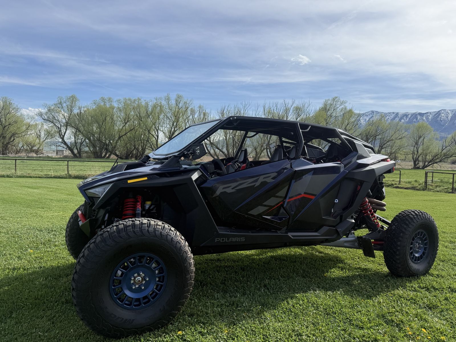2023 Polaris Pro R 4 Ultimate