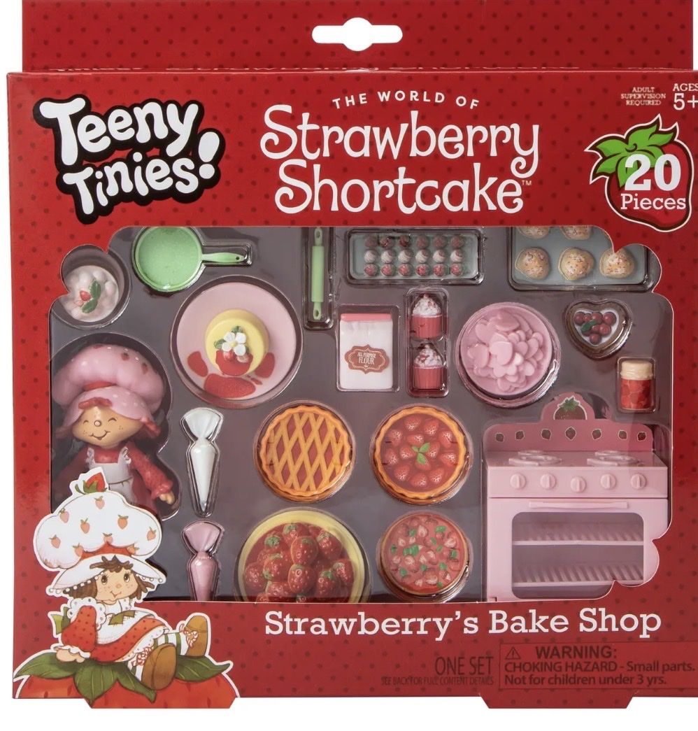 Teeny Tinies! Strawberry Shortcake™ Strawberry's Bake Shop Set