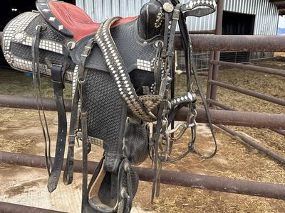 Western pleasure saddle