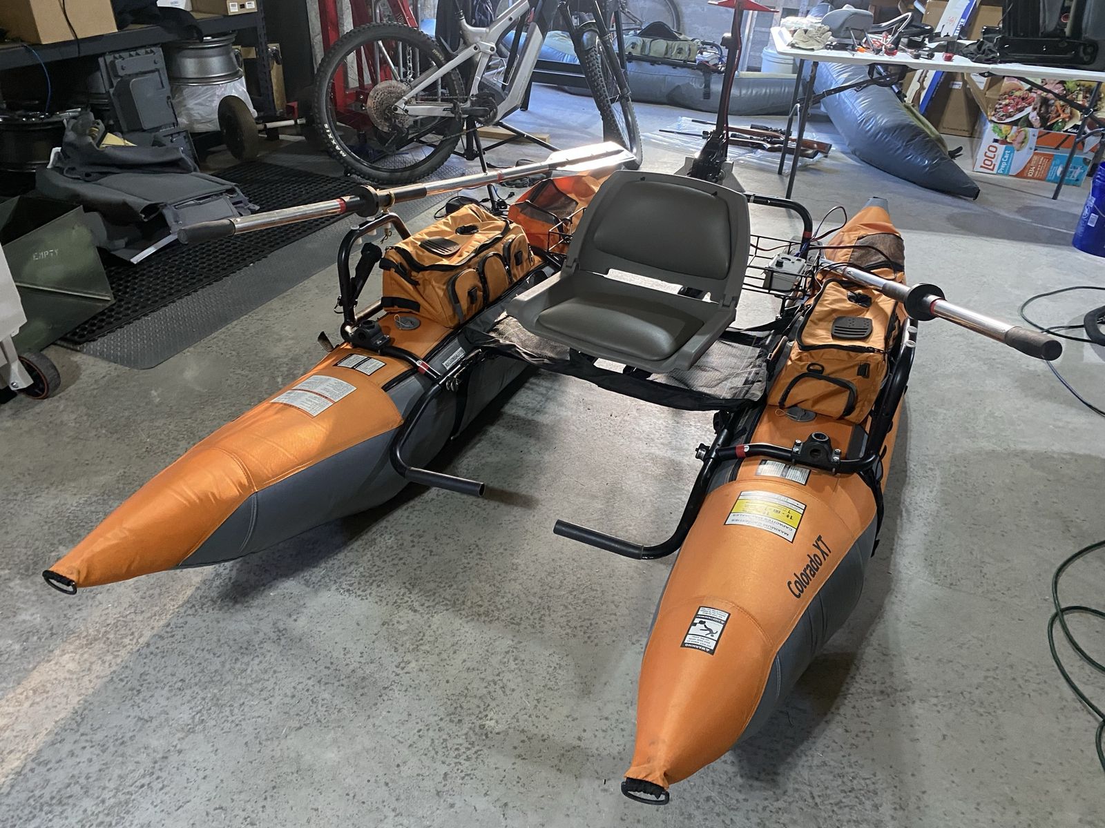 Colorado XT pontoon boat  - seat steering.