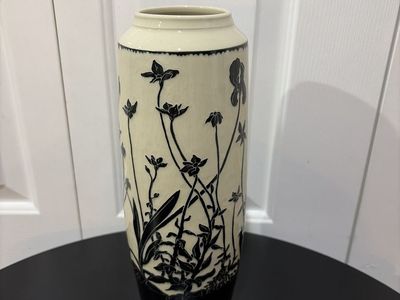 Elegant Vintage Cream & Black Floral Ceramic Vase - Home Decor Accent Piece