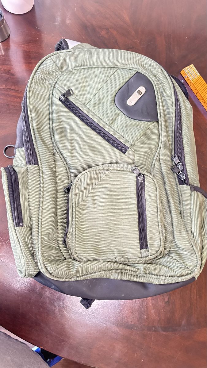 Vintage fūl "Gunner" or "Tactics" Series Tech Laptop Backpack in olive green. It