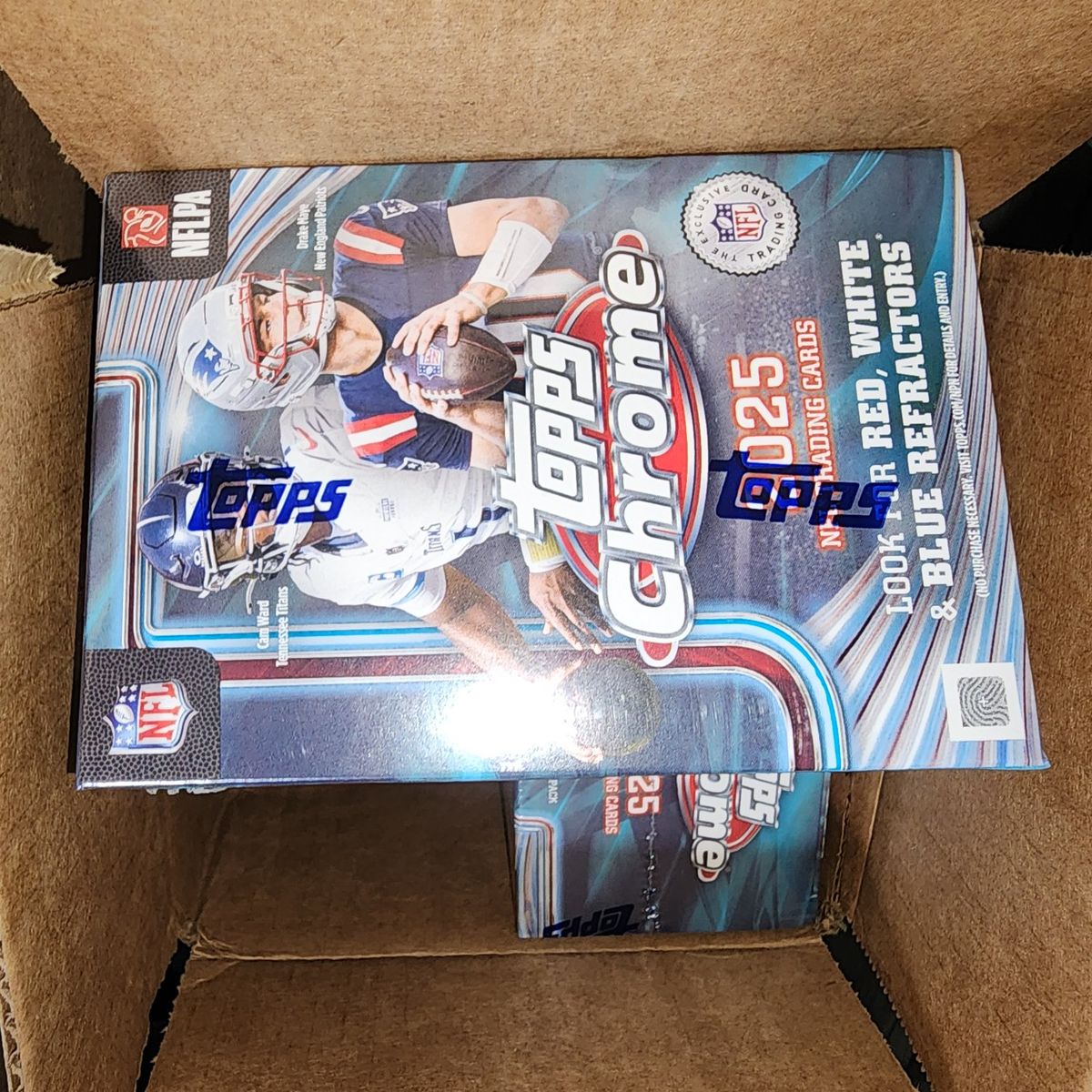2025 Topps NFL Chrome Football Value Box