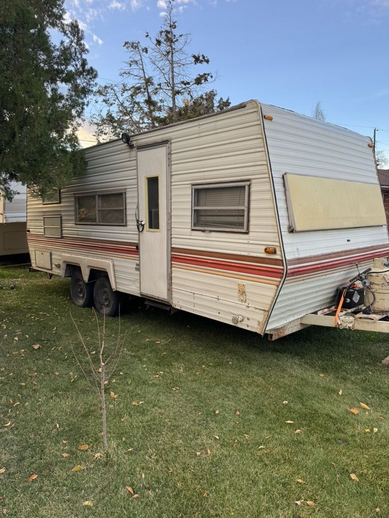 1979 Invader 18ft Camper