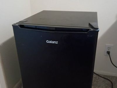 Good Galanz Mini Refrigerator - Black