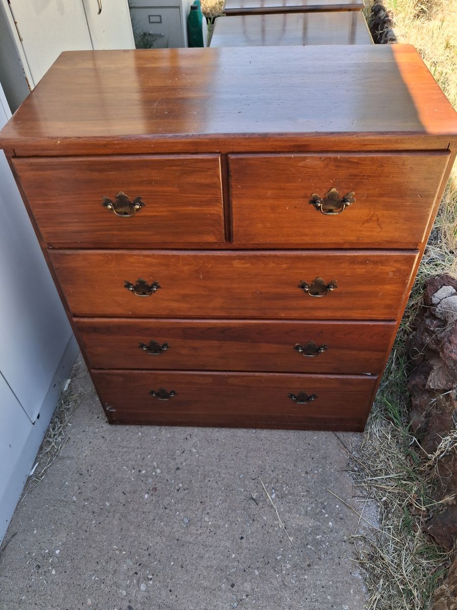 small wood dresser 5 drawer