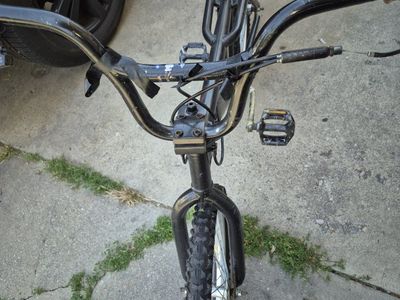 Black bike *READ DESCRIPTION FIRST*