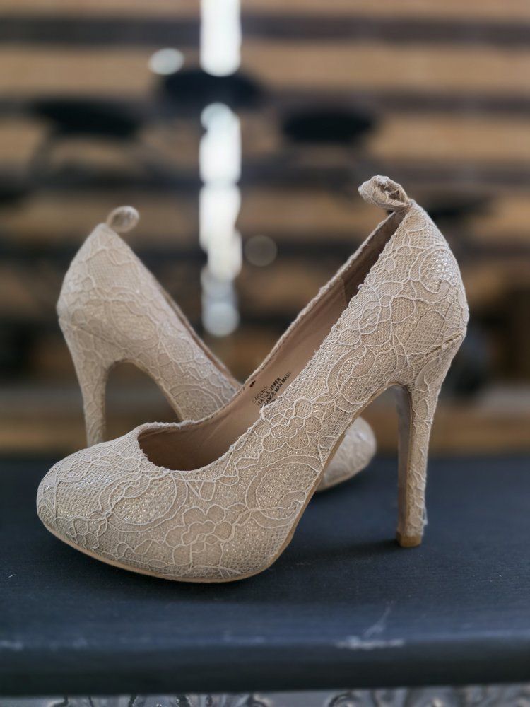 Chase & Chloe® Lace Heels — Size 6
