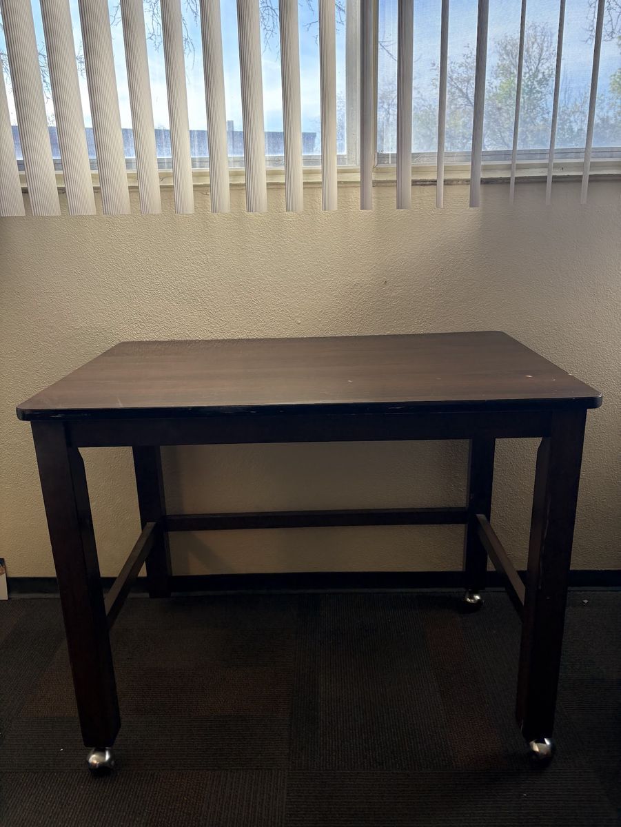 Small Table on Castors