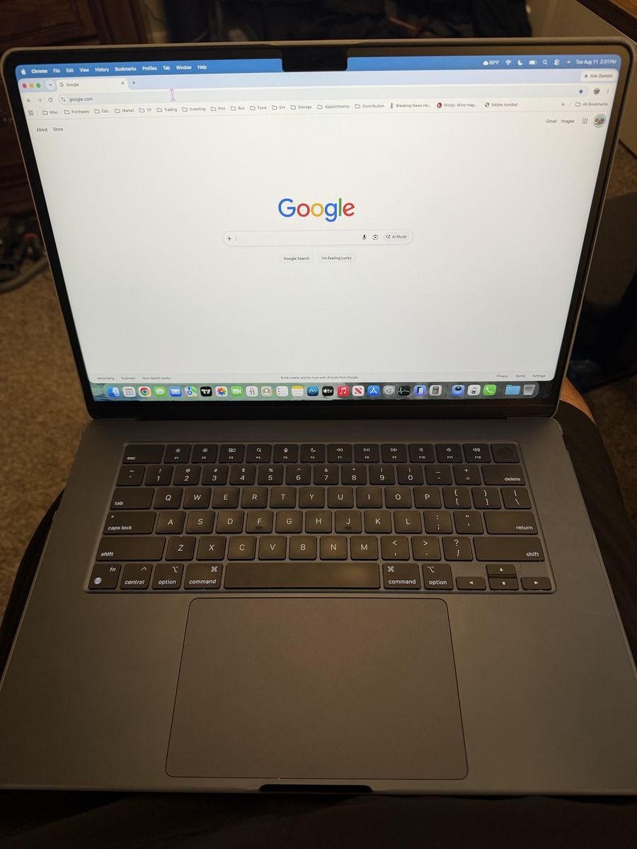 Apple MacBook Air 15" M3 - 16GB RAM, 256GB SSD - Midnight w/ Charger