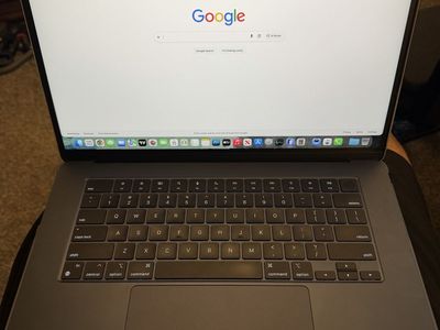 Apple MacBook Air 15" M3 - 16GB RAM, 256GB SSD - Midnight w/ Charger