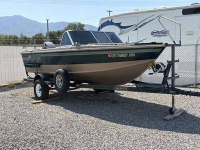 1998 Lund Runabout Tyee Fishing Boat