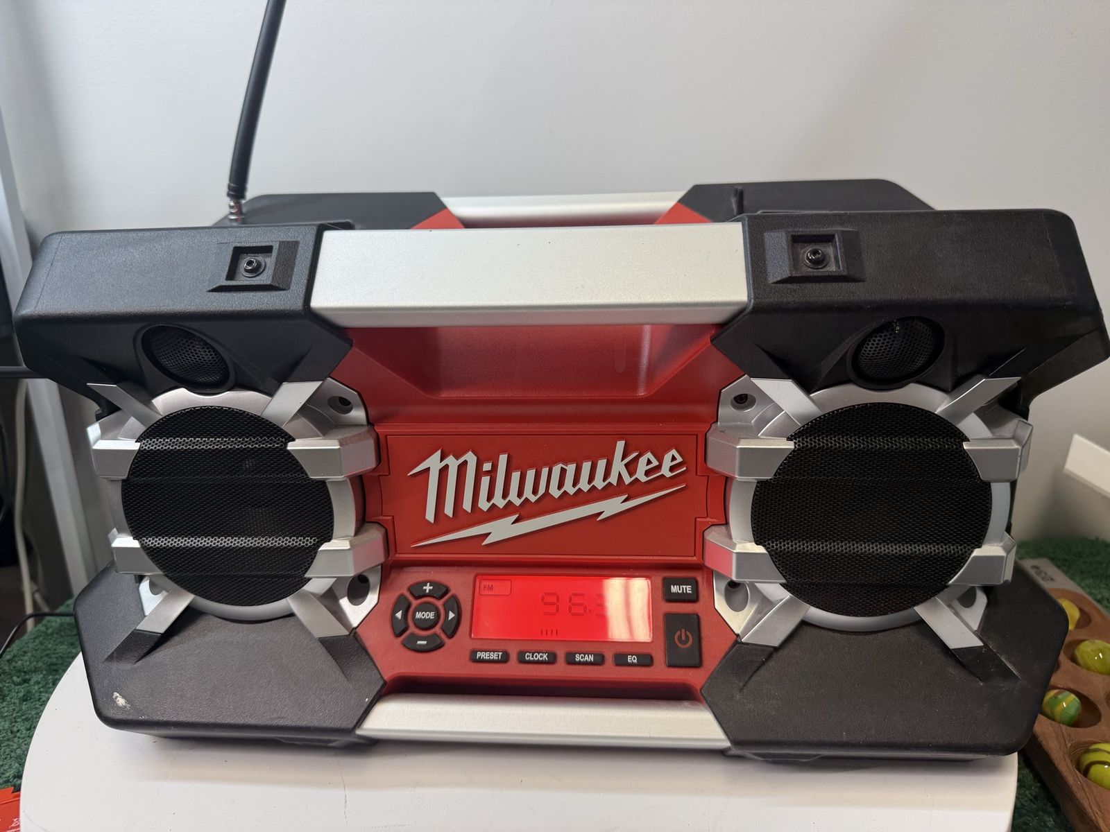 MILWAUKEE Jobsite Radio - NO BLUETOOTH - Job Site Boombox - AM FM AUX