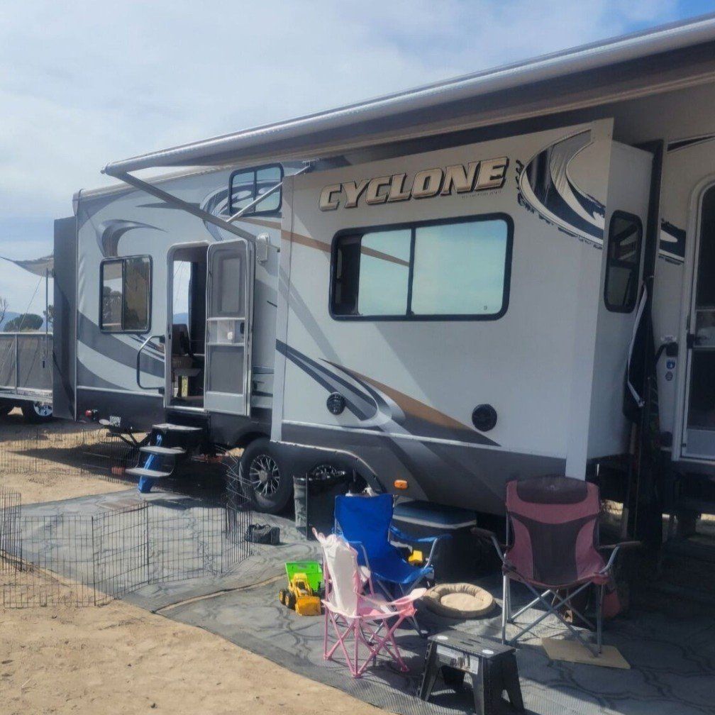 2012 HEARTLAND CYCLONE 42 FOOT TOY HAULER