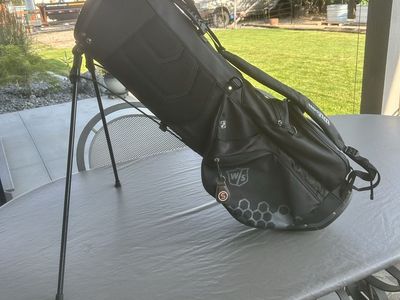 Wilson Staff Featherlight Stand Golf Carry Bag - Black, 6 Pockets, Excellent Condition