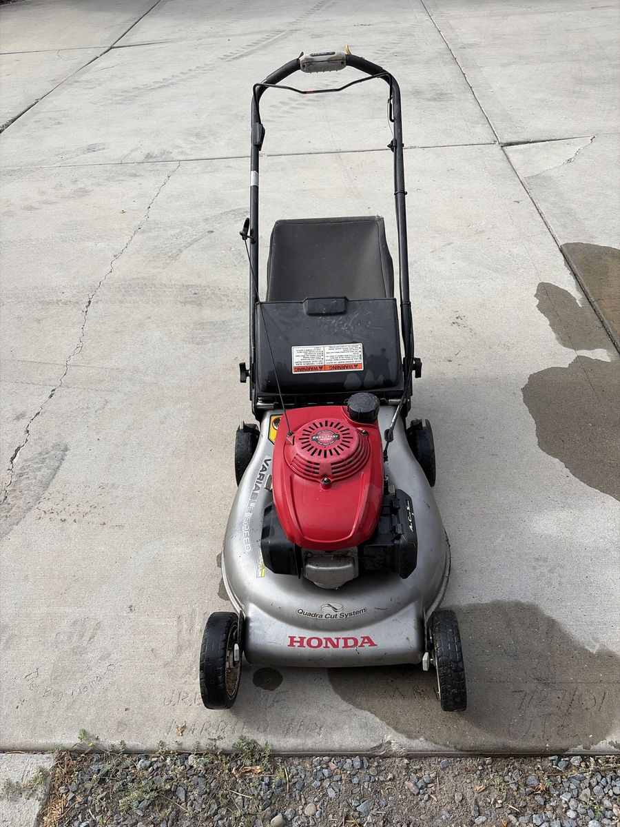 Honda HRR2165VKA 21" Variable Speed Quadra Cut Push Lawn Mower