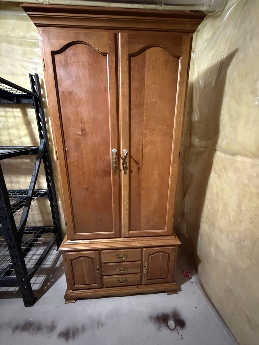 Gun Cabinet (8 rifles)