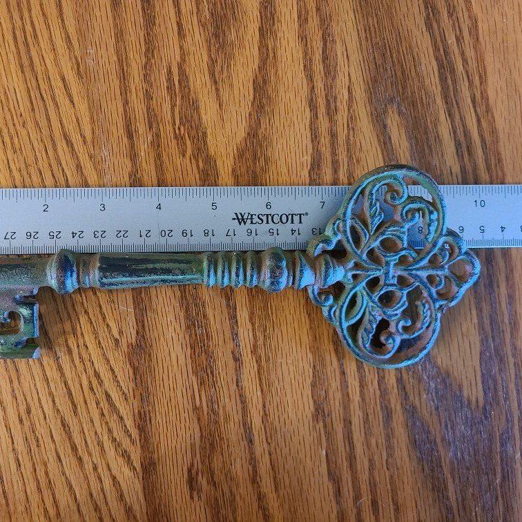 Large metal key decoration