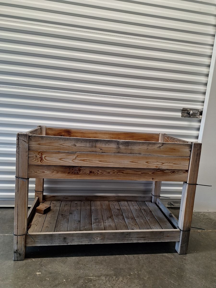 Free Cedar Planter