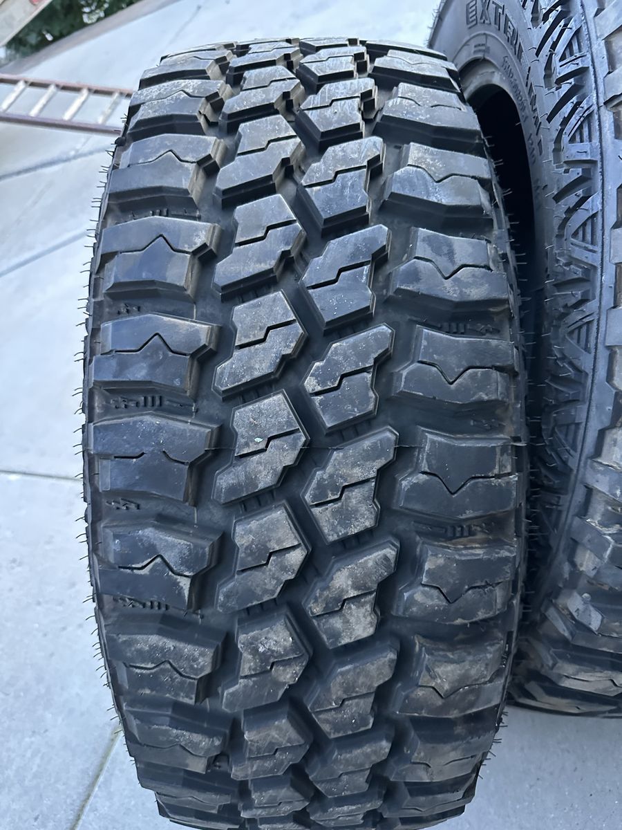 35x12.5R20 Tires