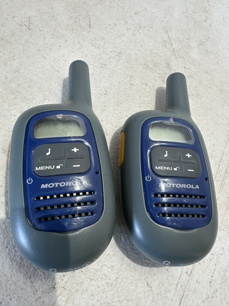 Motorola FV200 Digital 2 Way Radios