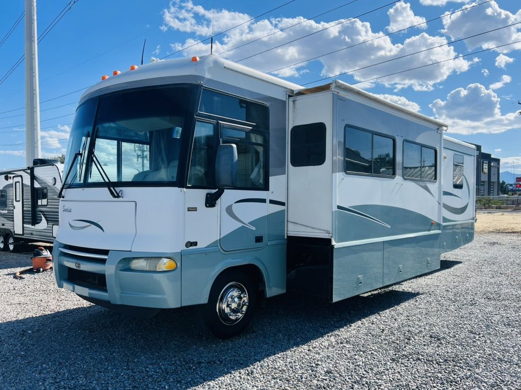 2006 Itasca Sunrise 32' Class A Motorhome
