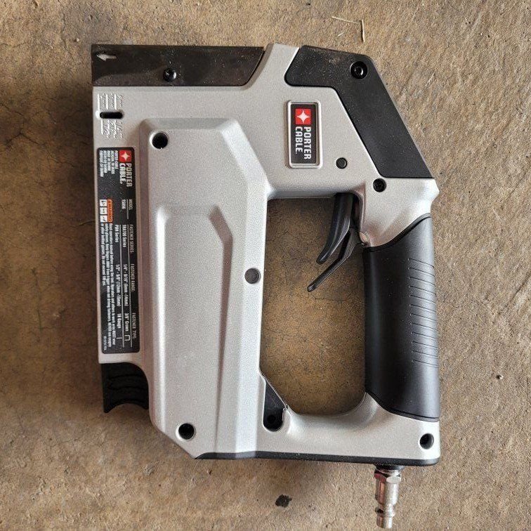 PORTER-CABLE TS056CK Pneumatic Stapler - Air-Powered, Oil-Free, for Heavy-Duty Fastening