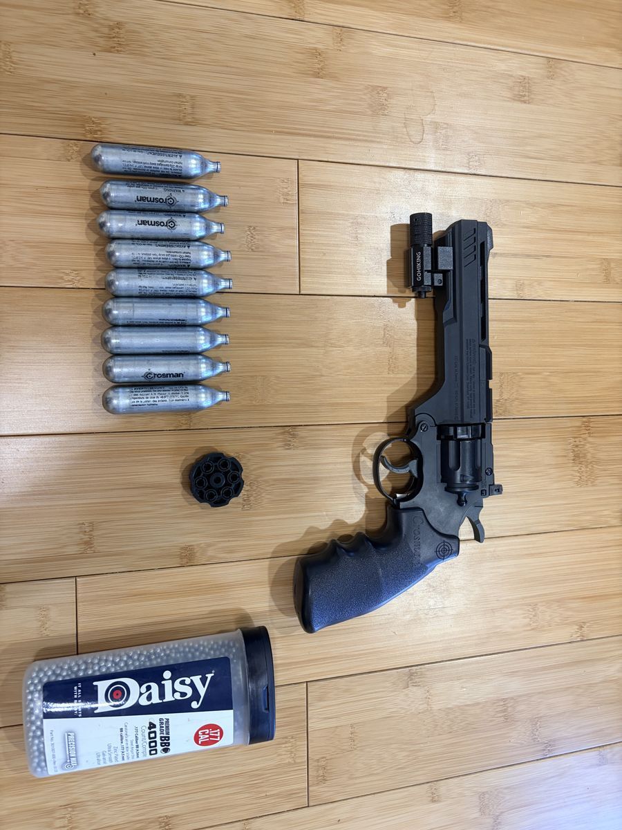 Crosman CO2 BB Revolver Kit (.177 Cal) + Accessories + Laser Sight - BB / air gun (not a firearm)