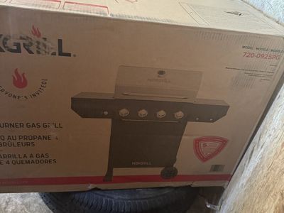 Nexgrill 720-0925PG 4-Burner Propane Gas Grill - Black w/ Stainless Steel Lid, 566 sq. in.