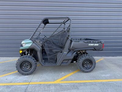 2026 Can-Am® Defender HD7