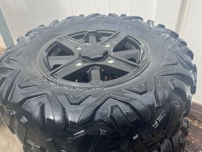 4 Tires/rims 29X9’00 R14,
