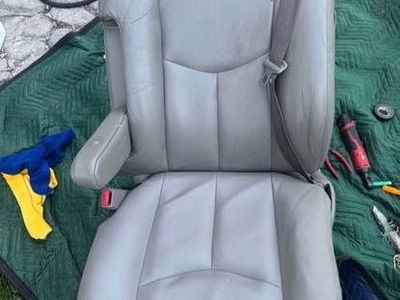CHEVROLET SILVERADO OR GMC SIERRA 2003-2006 POWER SEAT DRIVER SIDE