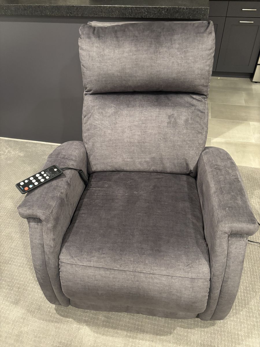 Heated Massage Recliner w/Lumbar Support -- NEW!