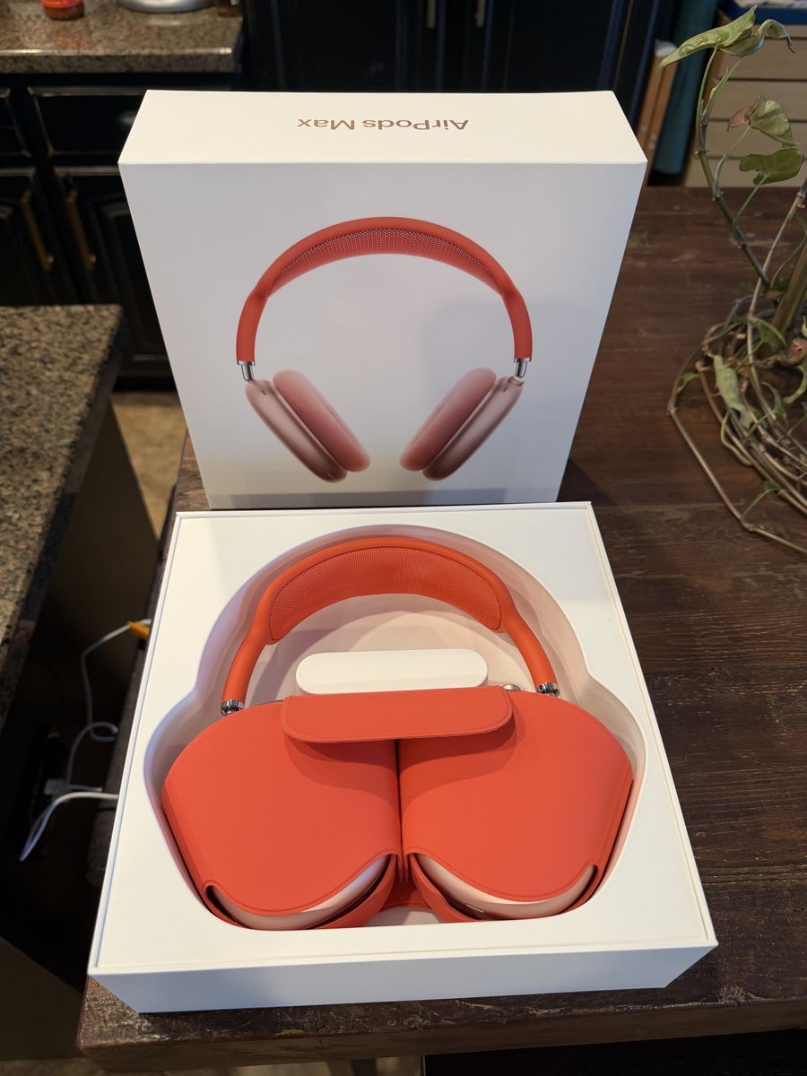 Apple AirPods Max-Excellent Condition-w/case & Box