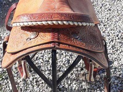SUPER CircleY roping/all around saddle 15 in