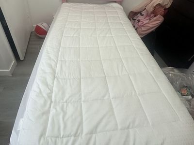 Girls twin bed frame and mattress