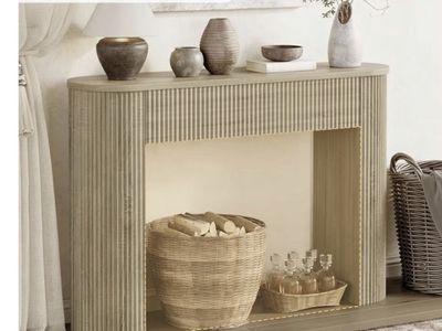 Entry/sofa/console table.. New in box!!!
