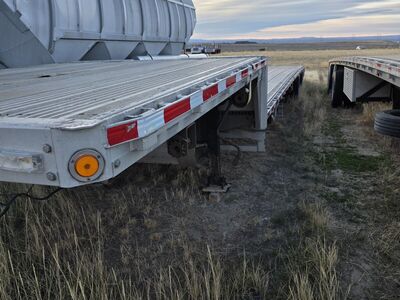 2008 Reitnour Step Deck, movable axle, ramps