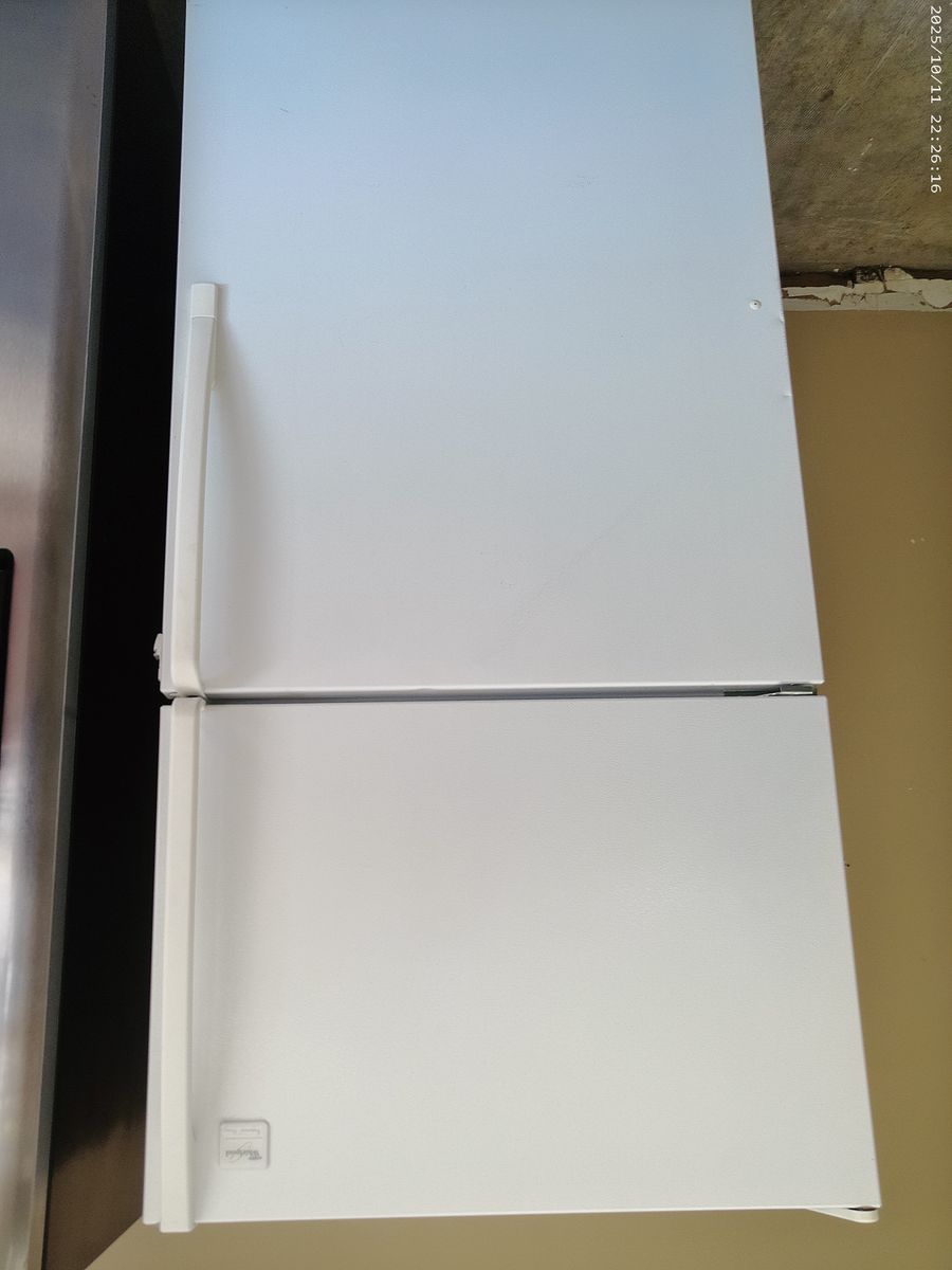 White 18 cf Top Freezer Refrigerator~90 Day Guarantee