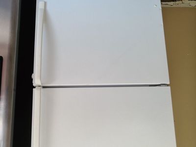 White 18 cf Top Freezer Refrigerator~90 Day Guarantee