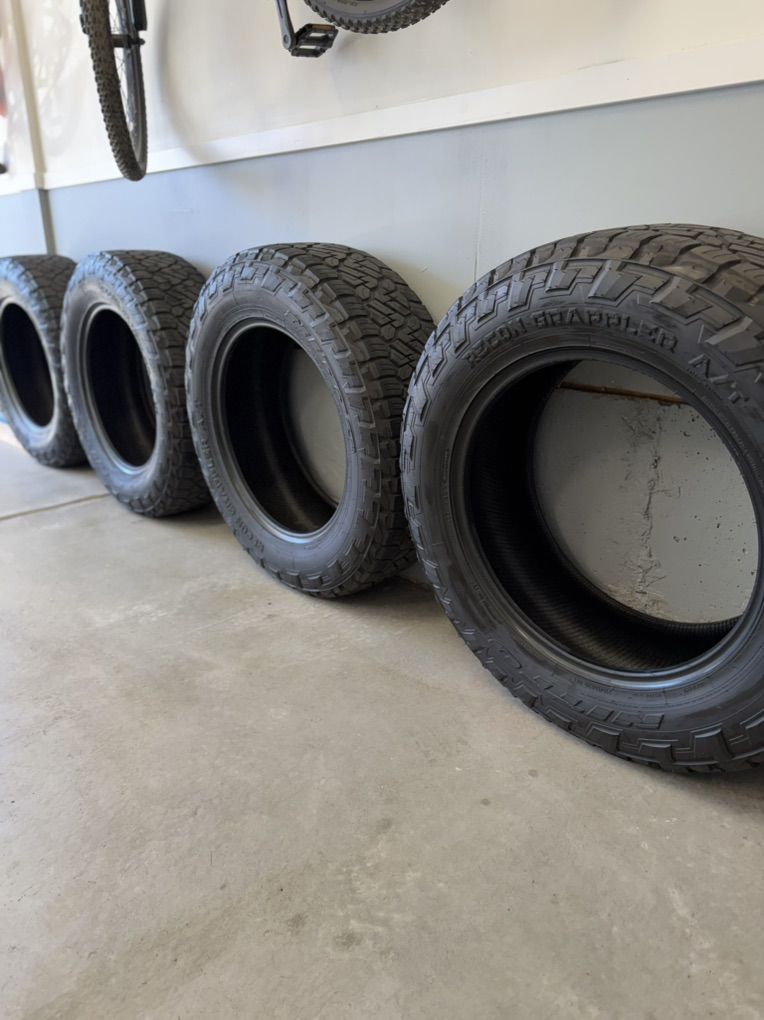 Nitto Recon Set Of 4 27/65r20