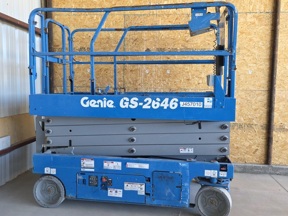 Genie GS-2646 Scissor Lift - Industrial Work Platform