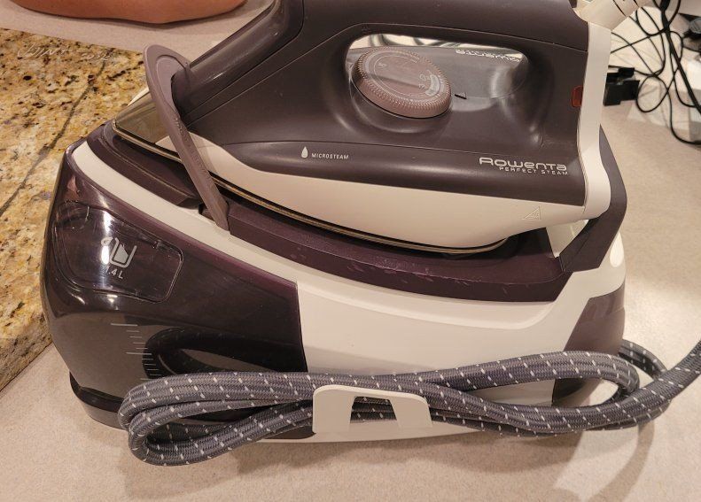 Rowenta Perfect Steam DG8520 1800W Eco Steam Station Iron