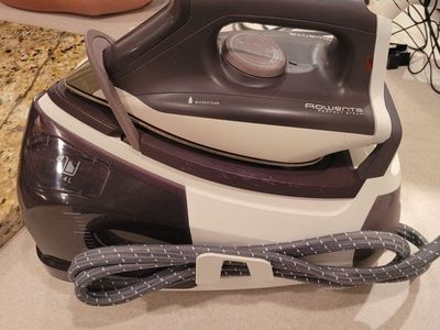 Rowenta Perfect Steam DG8520 1800W Eco Steam Station Iron