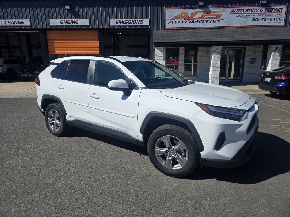 2023 Toyota RAV4 Hybrid LE