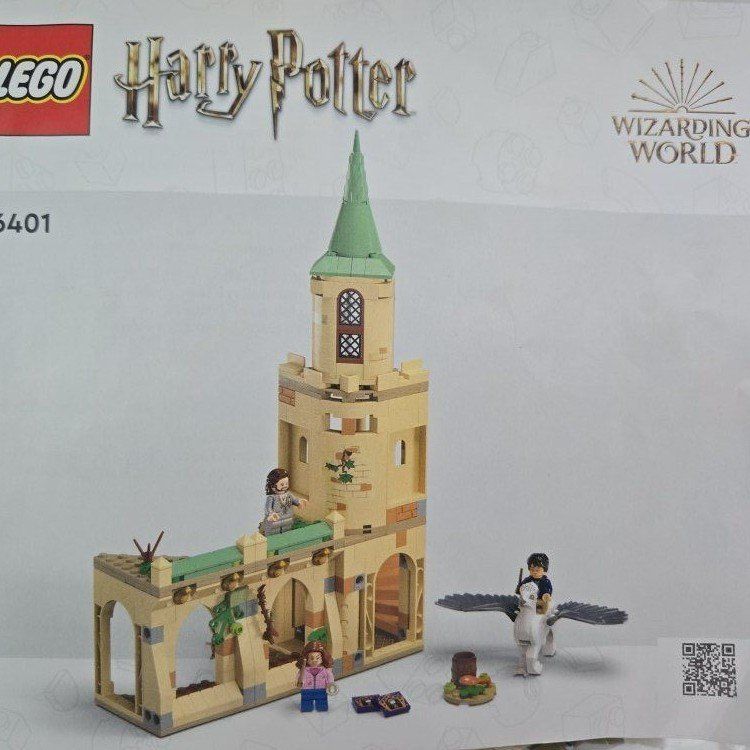 LEGO Harry Potter 76401 Hogwarts Courtyard: Sirius's Rescue Building Set - Used