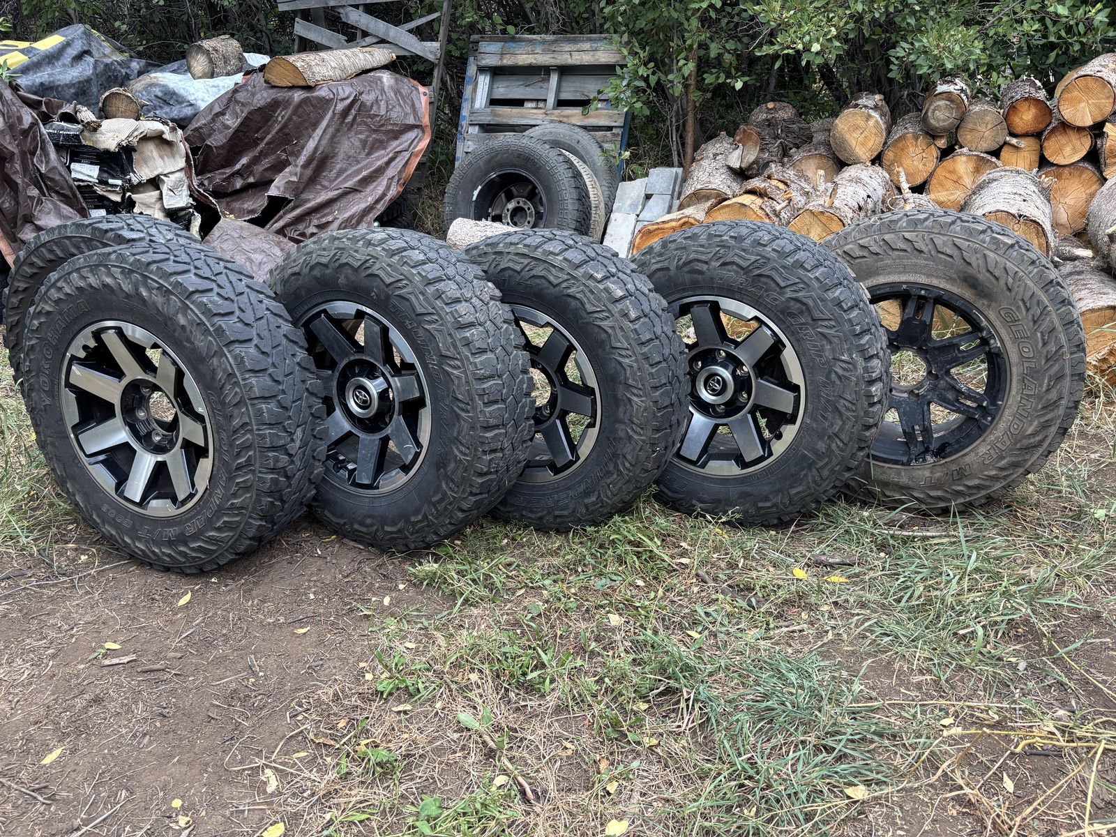 245/75r17 (31.5x9.5) MT tires on Toyota 17" wheels
