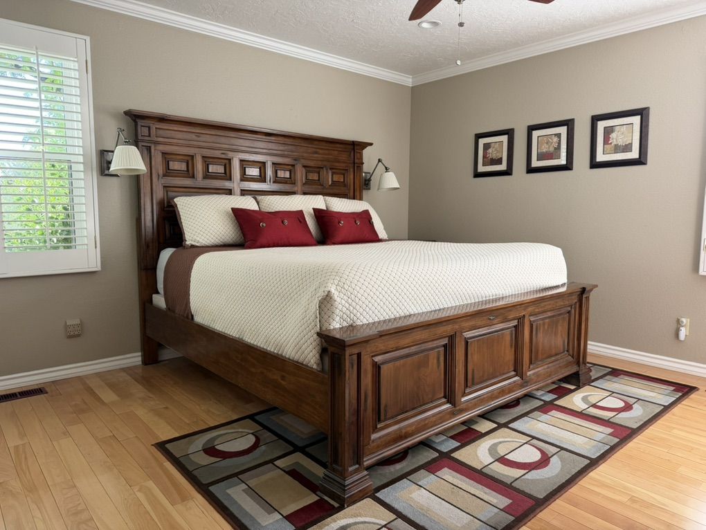 Beautiful Solid Wood King Bedroom Set