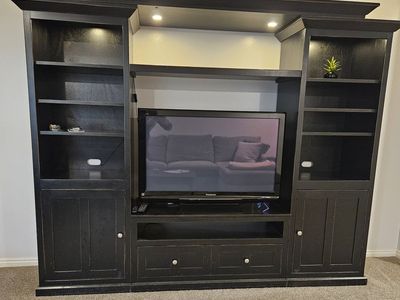 90" wall unit w/LED lighting