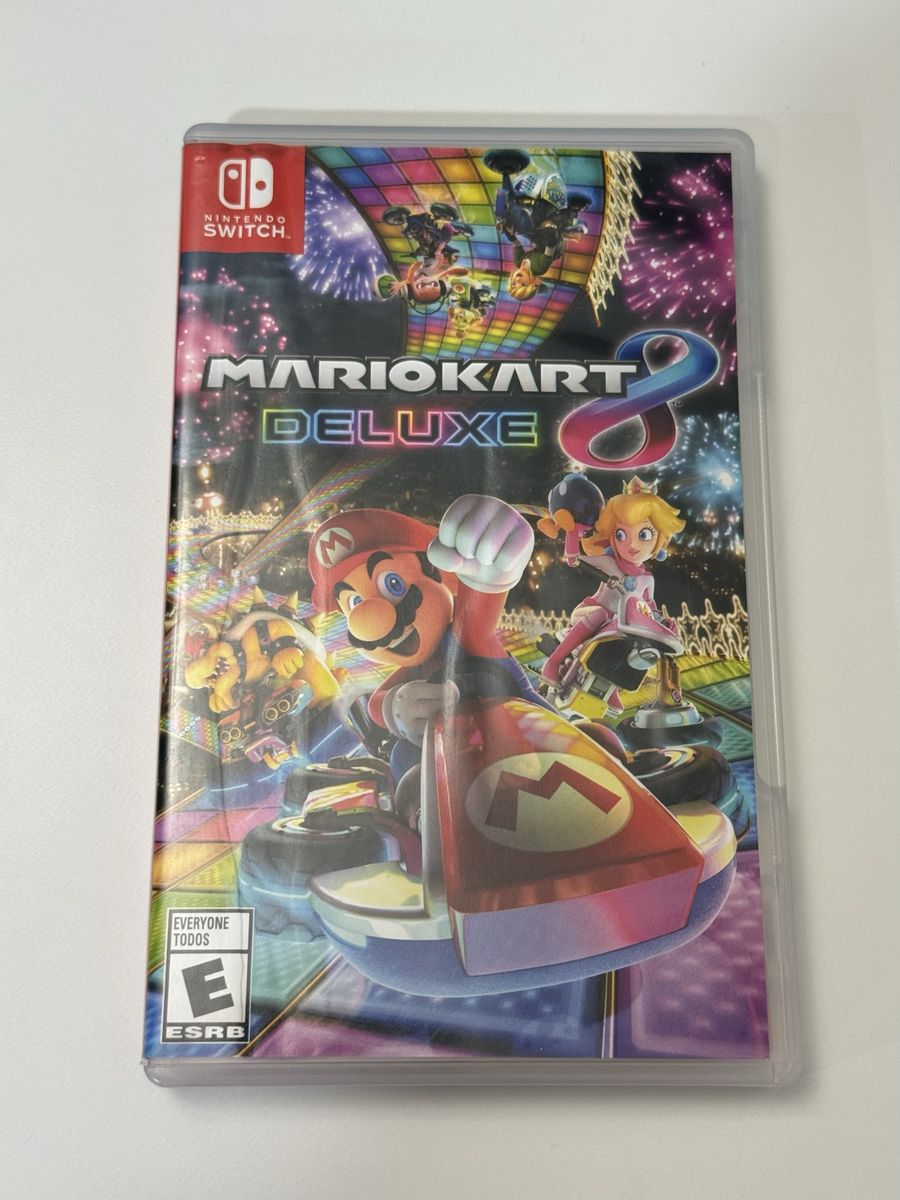 Nintendo Switch Game / Mario Kart 8 Deluxe